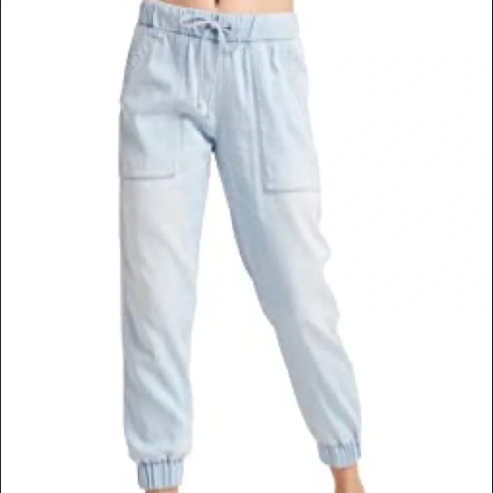 SOLD✨SPLENDID | S | Nordstrom Light Chambray Drawstring Lyocell Denim Joggers